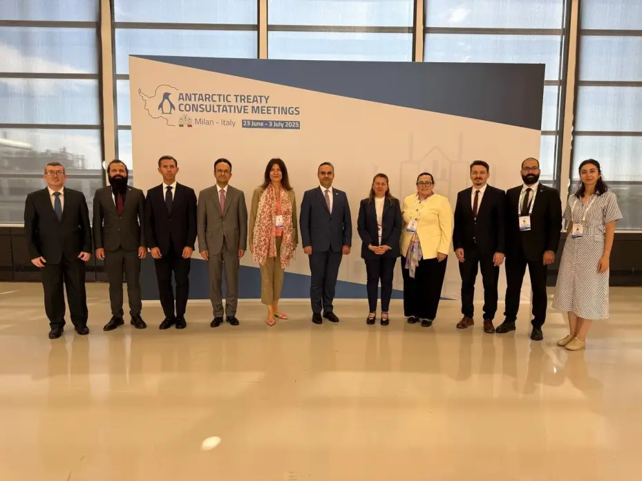 Bakan Kacır: "Antarktika’da kalıcı Türk Bilim Üssü kuracağız"