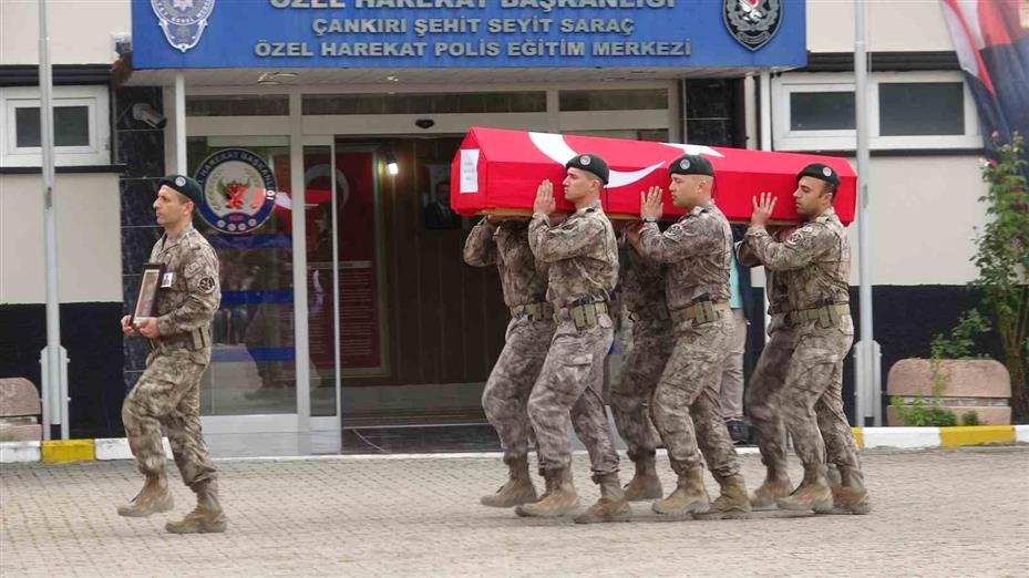 Çankırı’daki kazada hayatını kaybeden polis özel harekat kursiyerleri memleketlerine uğurlandı