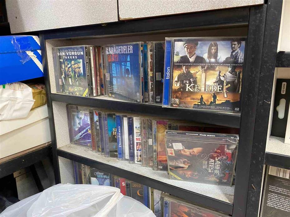 CD ve kasetlerin yerini müzik aletleri alıyor