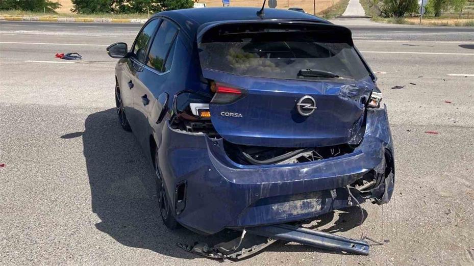 Kırıkkale’de iki otomobil çarpıştı: 2 yaralı