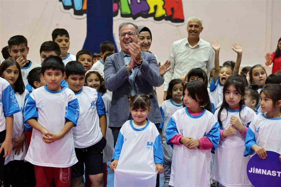 Başkan Özdoğan: "Gençlerimizin gelişmesi için tüm imkânlarımızı seferber ettik"