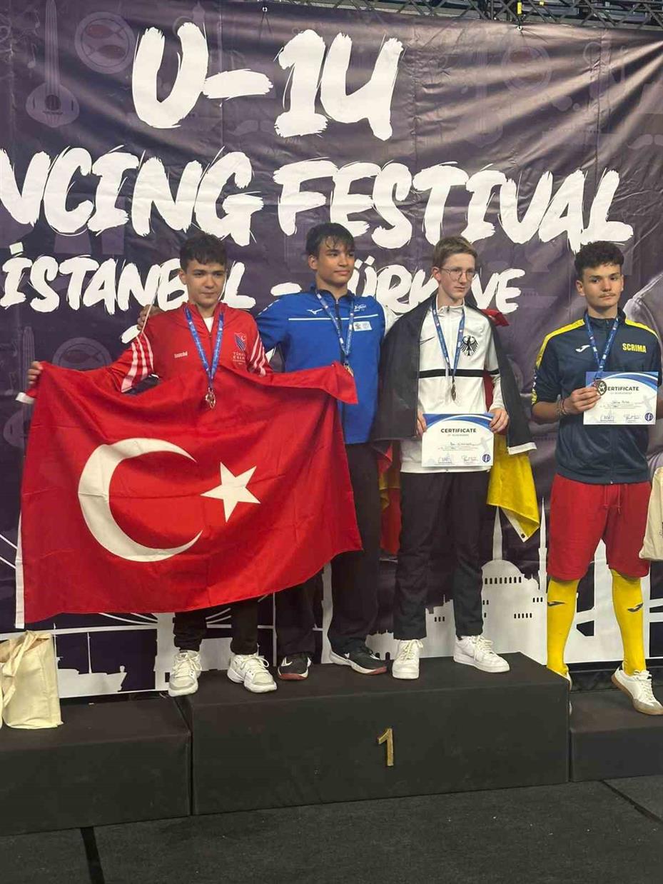 Eskrimde uluslararası başarı: Semi Mermutoğlu’ndan gümüş madalya
