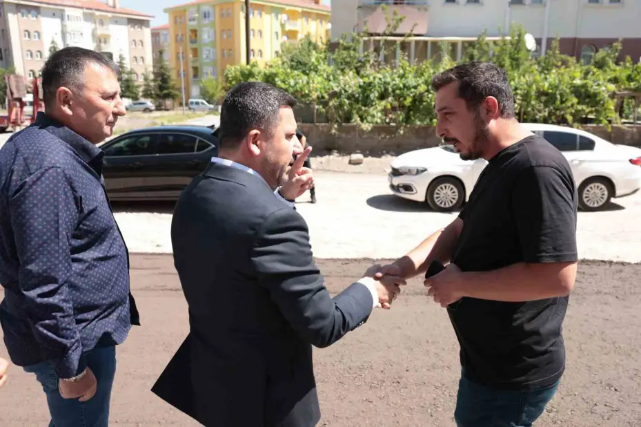 Başkan Arı, alt yapı çalışmalarını yerinde inceledi