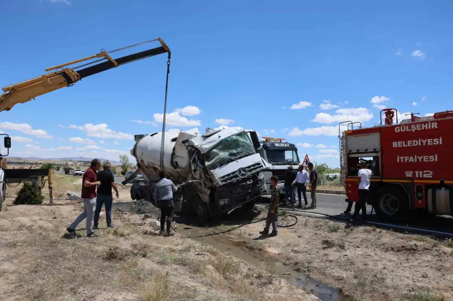 Nevşehir’de beton mikseri devrildi: 1 yaralı
