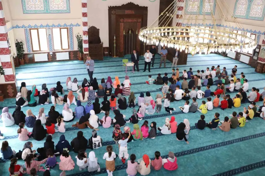 Sivas’ta camiler çocuk sesleriyle yankılandı