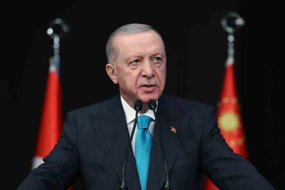 Cumhurbaşkanı Erdoğan: "Resulullah Efendimize ve diğer peygamberlerimize küstahlık edenler bunun hesabını hukuk önünde vereceklerdir, biz bunun takipçisi olacağız"
