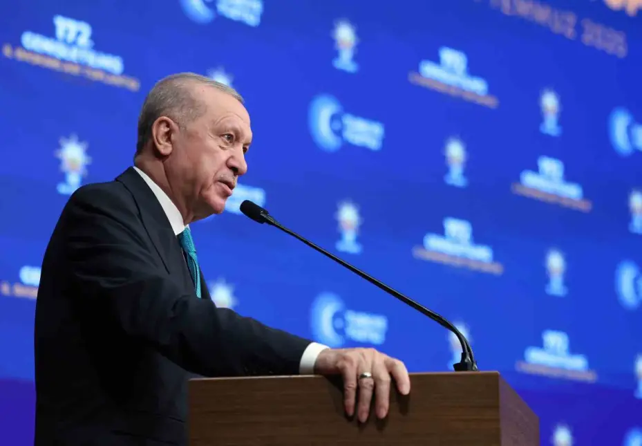 Cumhurbaşkanı Erdoğan: "Resulullah Efendimize ve diğer peygamberlerimize küstahlık edenler bunun hesabını hukuk önünde vereceklerdir, biz bunun takipçisi olacağız"