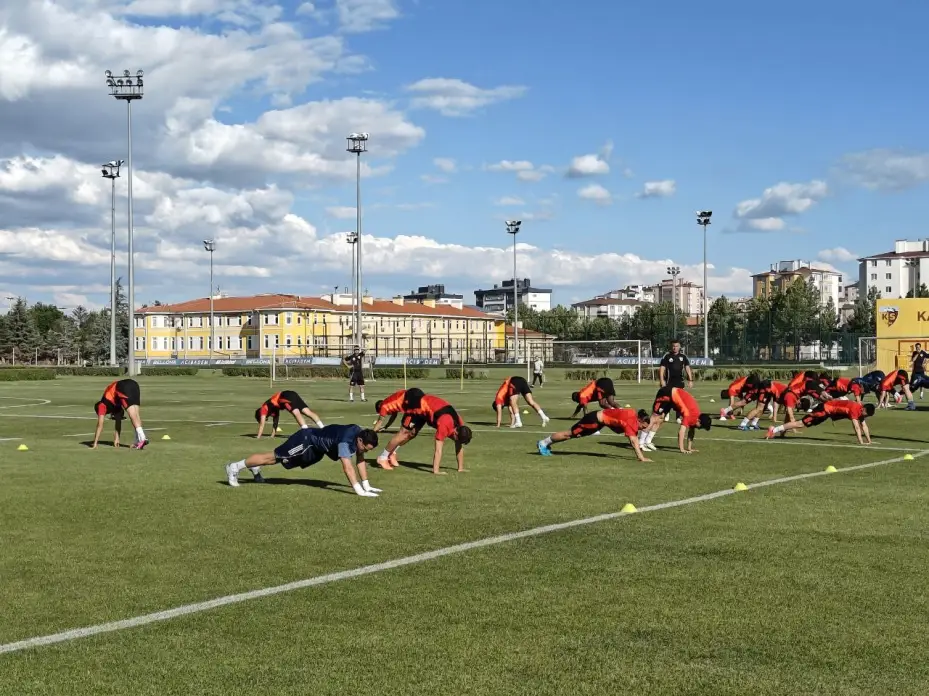 Kayserispor, 59. yıldönümünde topbaşı yaptı