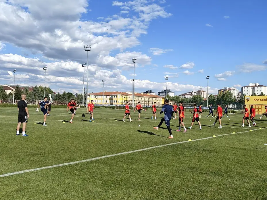 Kayserispor, 59. yıldönümünde topbaşı yaptı