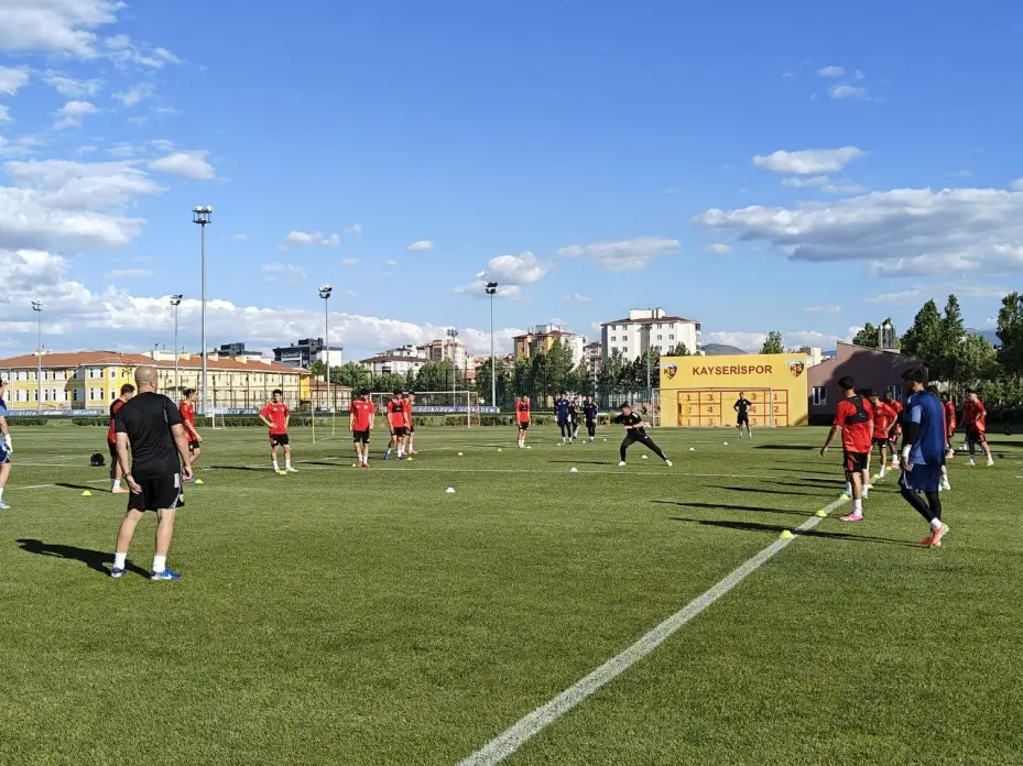 Kayserispor, 59. yıldönümünde topbaşı yaptı