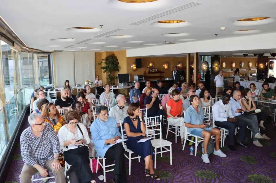 DEM Parti: "Öcalan ile görüşmek için Türkiye’ye gelen 39 kişilik yabancı heyet İstanbul’daki temaslarına başladı"