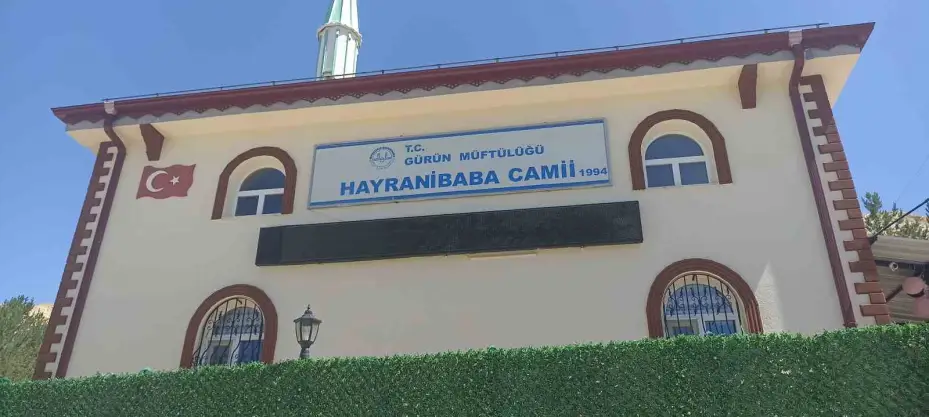 Bu camide çocuklar güle oynaya Kur’an öğreniyor