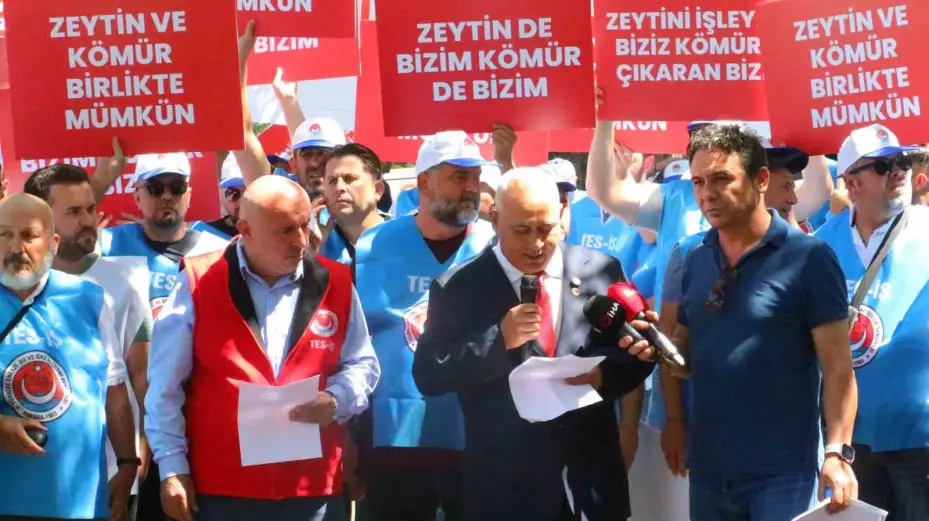 TES-İŞ ve Muğla Milaslı muhtarlardan maden yasasındaki düzenlemelerle ilgili TBMM önünde destek