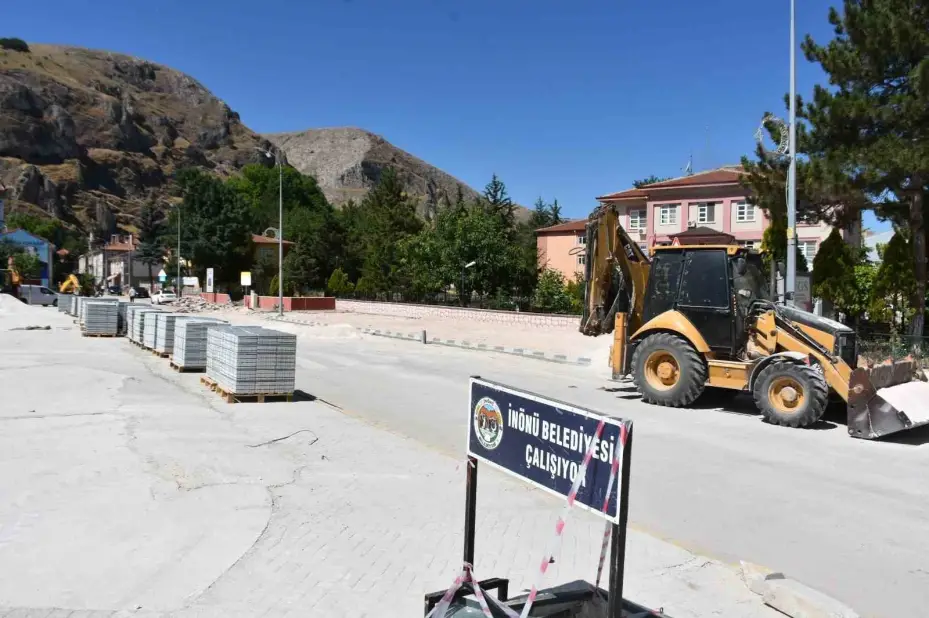 İnönü’de kaldırım çalışması