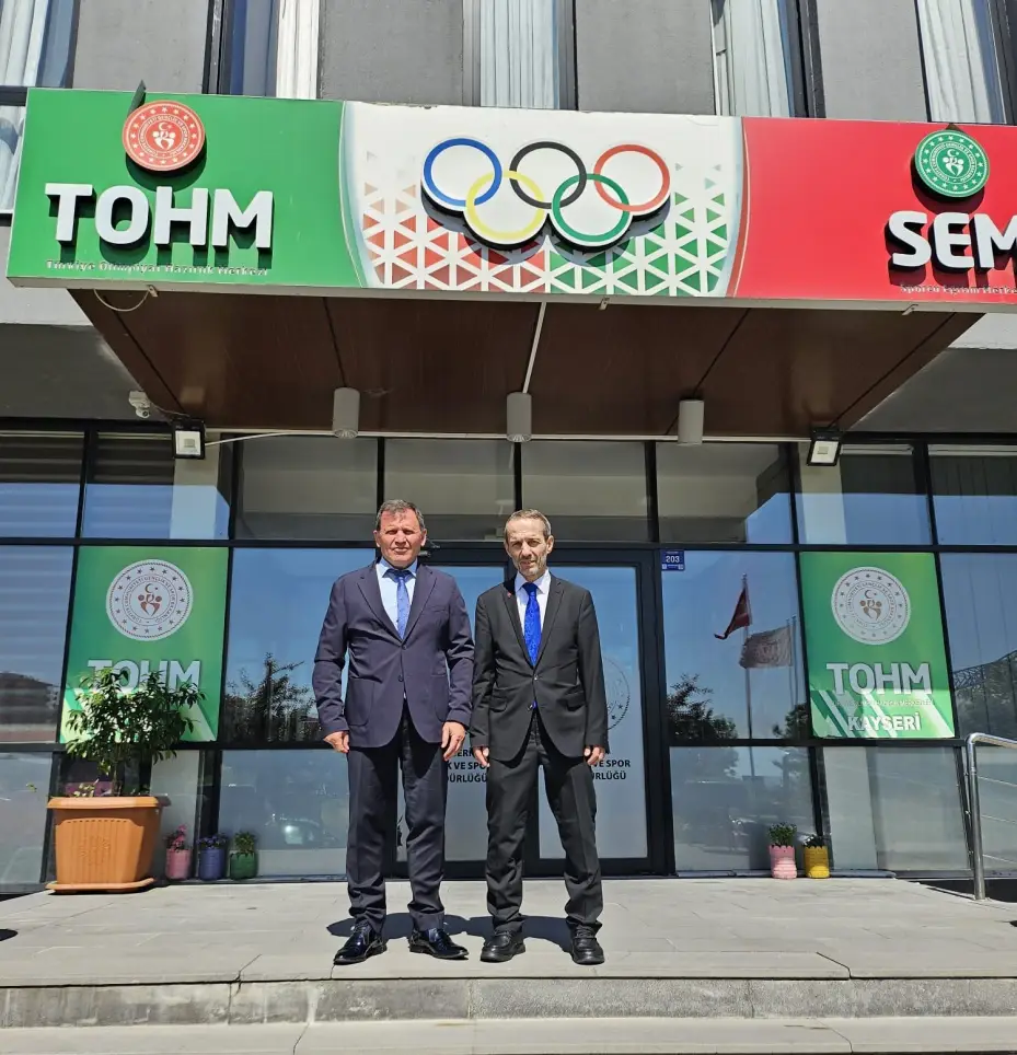 Türkiye Wushu Kung Fu Federasyonu Başkanı Akyüz, Kayseri’de sporcularla buluştu