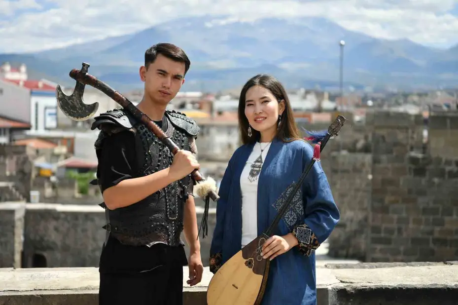 Büyükşehir ile Kayseri Kalesi’nde Kazak ezgileri yükseldi