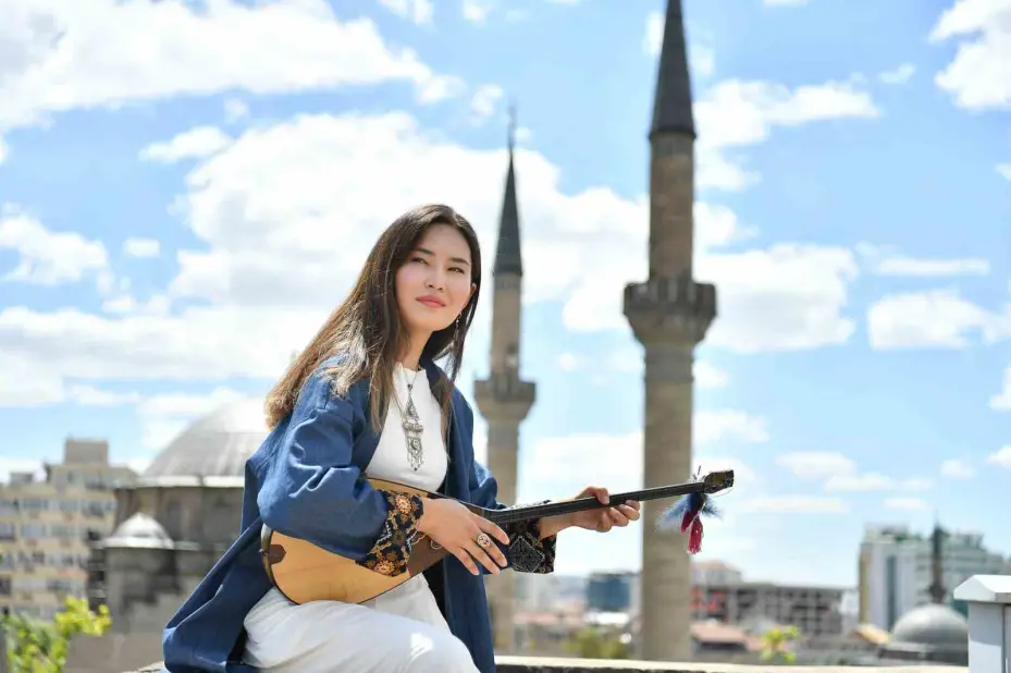 Büyükşehir ile Kayseri Kalesi’nde Kazak ezgileri yükseldi