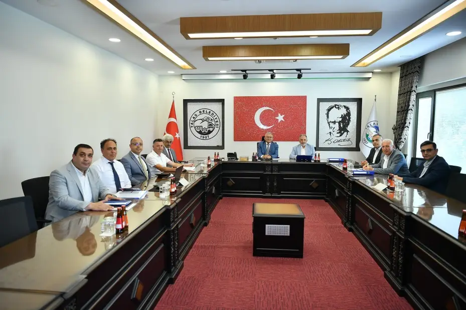 Başkan Büyükkılıç’tan Talas’ta hizmet ve yatırım toplantısı