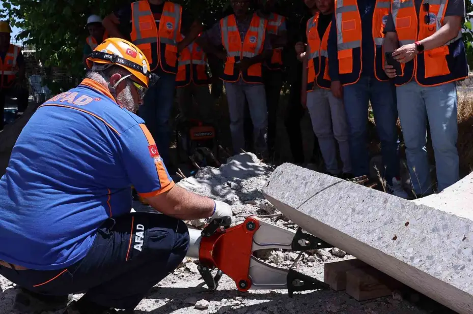Kayseri Büyükşehir ve AFAD’dan afetlere hazırlıkta saha eğitimleri