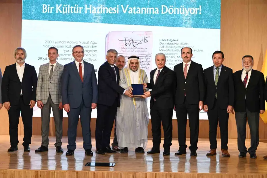 Yurt dışına kaçırılan nadide yazma eserlerden "Kitab Şerhu’l-Esma" yeniden Konya’ya kazandırıldı