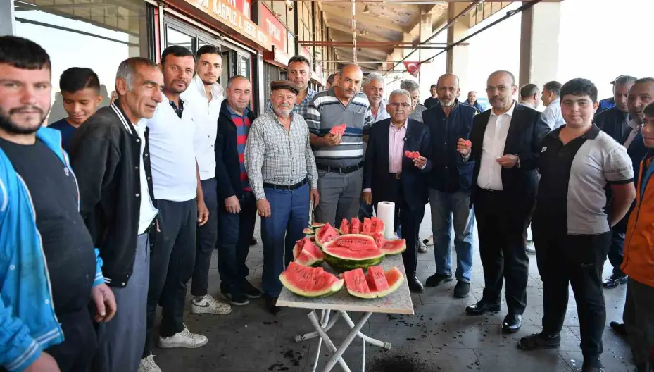 Başkan Büyükkılıç’tan Kayseri Hal Kompleksi’ne sabah ziyareti