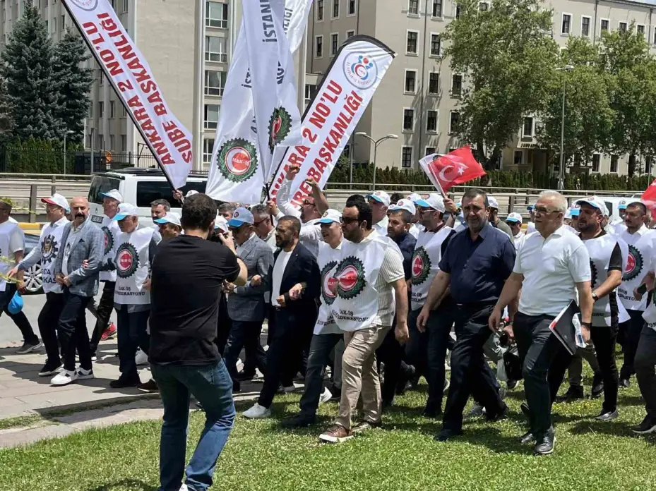 HAK-İŞ’ten yürüyüş ve basın açıklaması