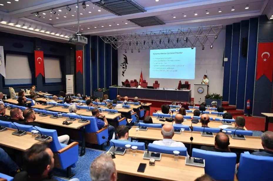 Büyükşehirden asansörden kişi kurtarma eğitimi