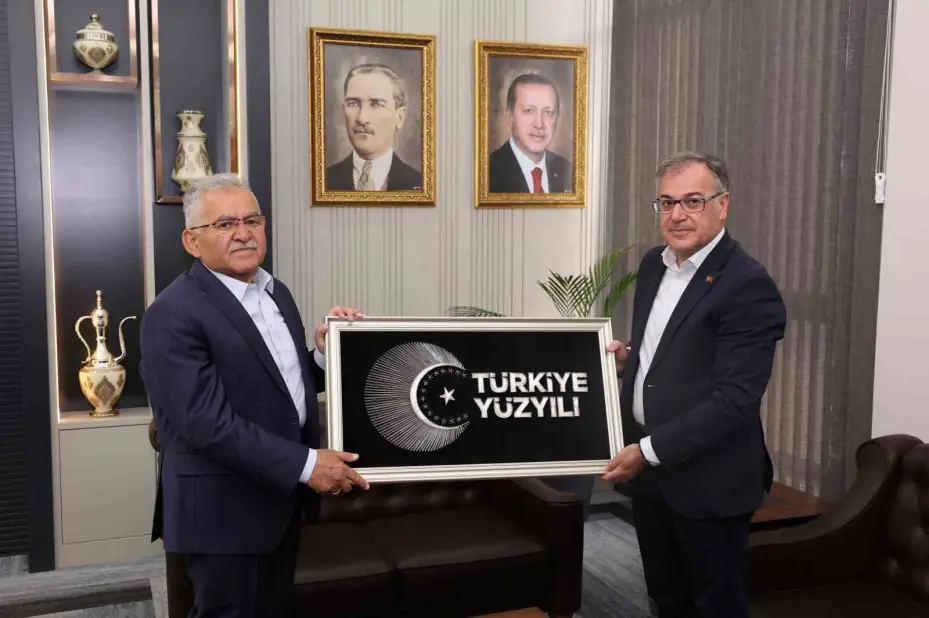 Başkan Özdoğan: "İlçemizi yarına hep birlikte taşıyoruz"