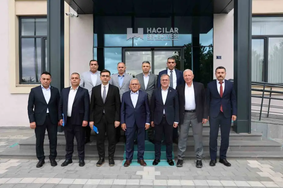 Başkan Özdoğan: "İlçemizi yarına hep birlikte taşıyoruz"