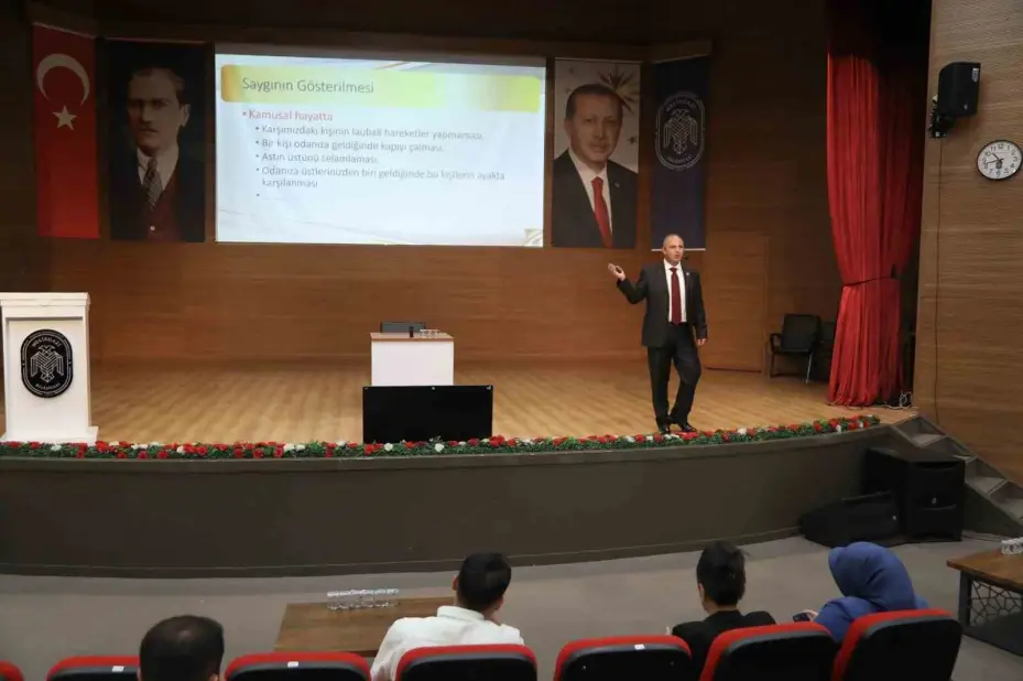 Melikgazi personeline protokol eğitimi