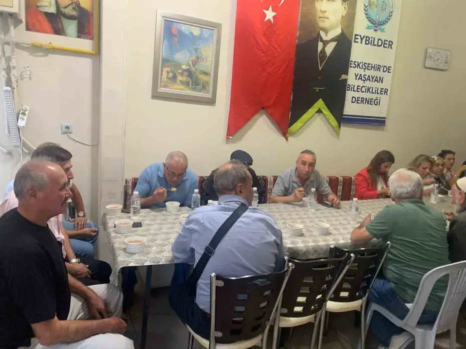 Eskişehir’de yaşayan Bileciklilerden ‘Aşure İkramı’