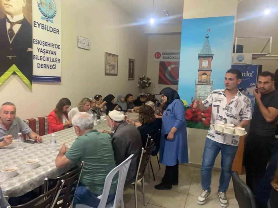 Eskişehir’de yaşayan Bileciklilerden ‘Aşure İkramı’