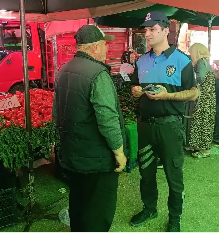 Niğde’de polis vatandaşları dolandırıcılık ve hırsızlık konularında bilgilendirdi