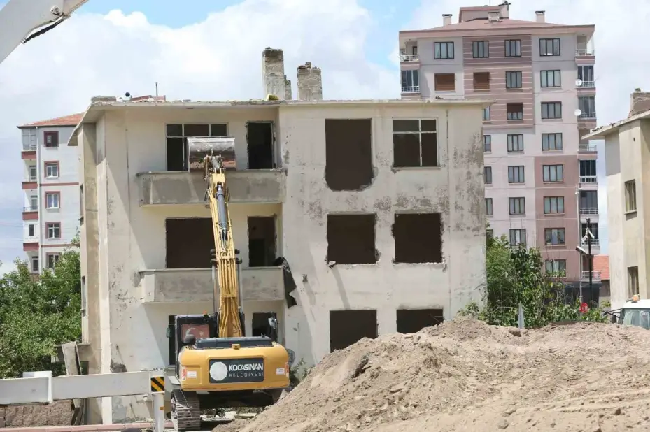 Başkan Çolakbayrakdar: "Kentsel dönüşüme Kayseri usulü dokunuş: üç hizmet aynı anda hayata geçiyor"