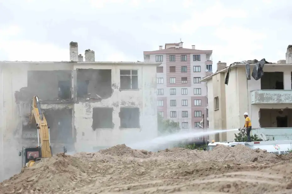 Başkan Çolakbayrakdar: "Kentsel dönüşüme Kayseri usulü dokunuş: üç hizmet aynı anda hayata geçiyor"