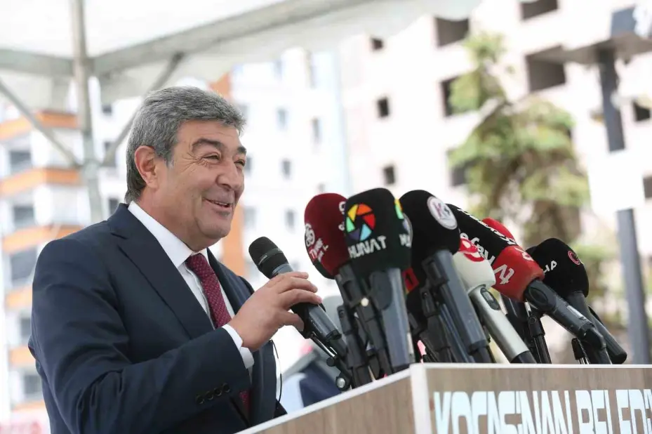 Başkan Çolakbayrakdar: "Kentsel dönüşüme Kayseri usulü dokunuş: üç hizmet aynı anda hayata geçiyor"