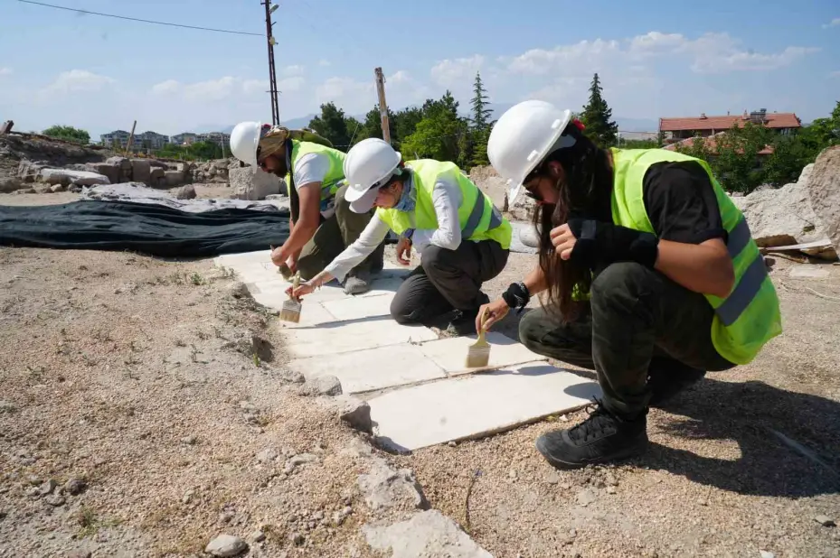 Tyana Antik Kenti’nde bin 500 yıllık vaftizhane gün yüzüne çıkıyor