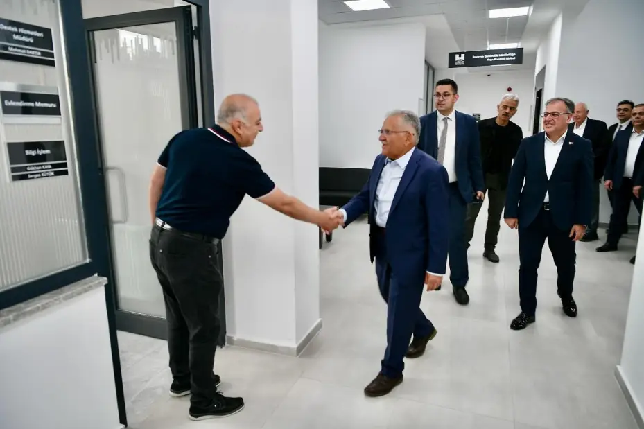 Başkan Büyükkılıç, ilçe belediyeleri yatırım toplantılarına Hacılar ile devam etti