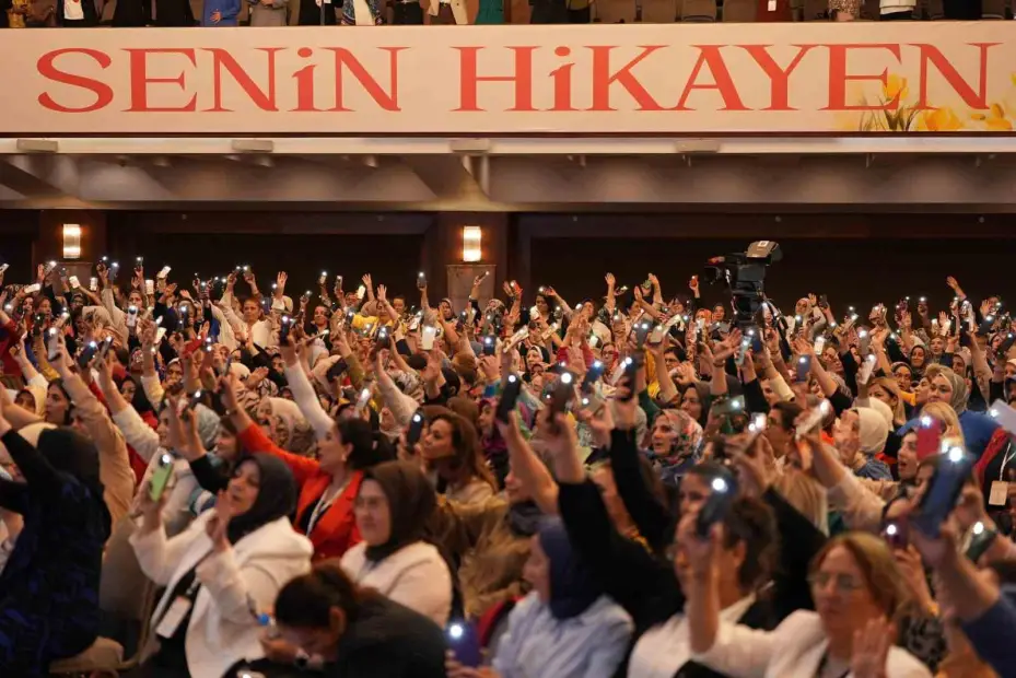 AK Parti Kadın Kolları’nın düzenlediği ‘Kadın Kolları Liderlik Akademisi’ sona erdi