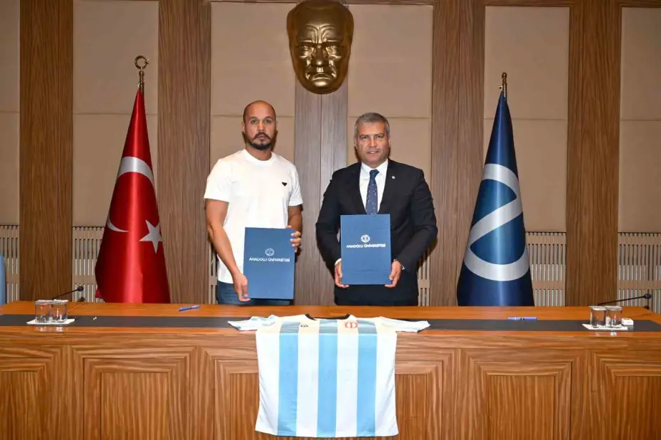 Anadolu Üniversitesi Spor Kulübü Futbol Şubesi Eskişehir Anadolu Spor Faaliyetler A.Ş.’ye devredildi