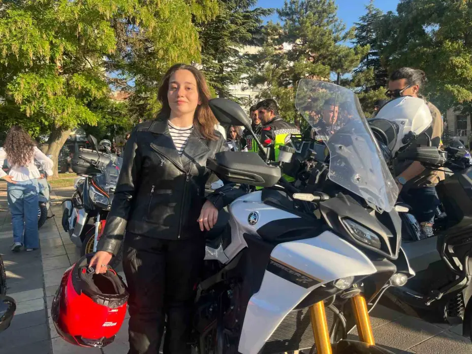 Motosiklet sürücüleri kuralları ve yöntemleri uzmanından dinledi