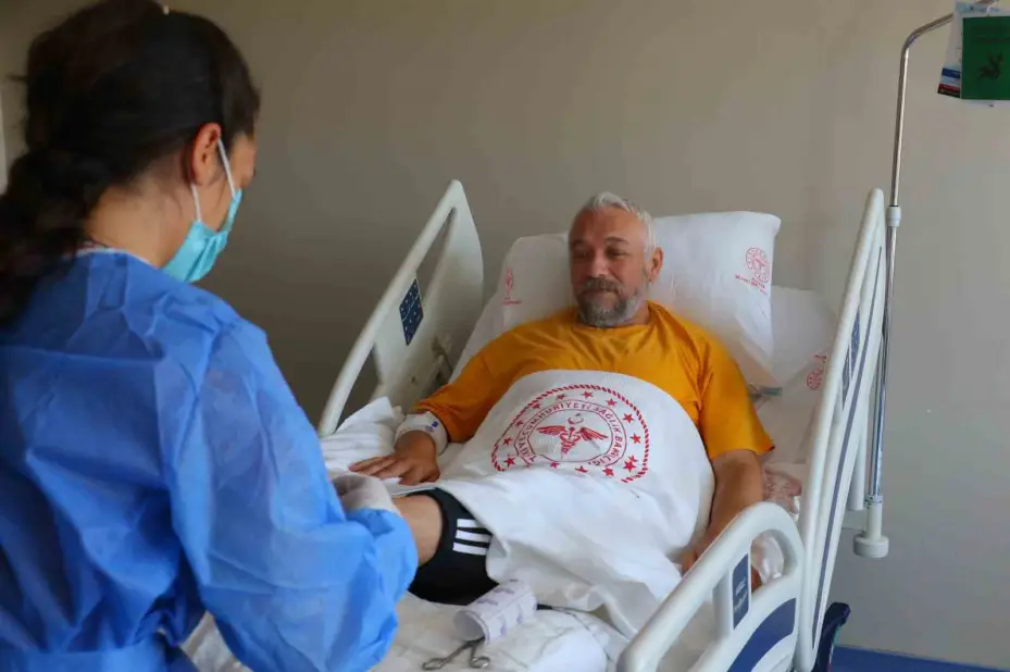 Yara tedavisiyle ayağının kesilmesinden kurtuldu
