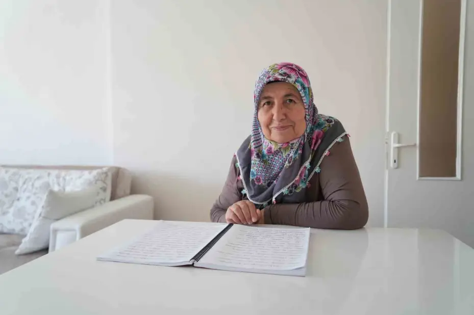 64 yaşında azmiyle okuma yazma öğrendi: "Okumak Özgürlüktür"