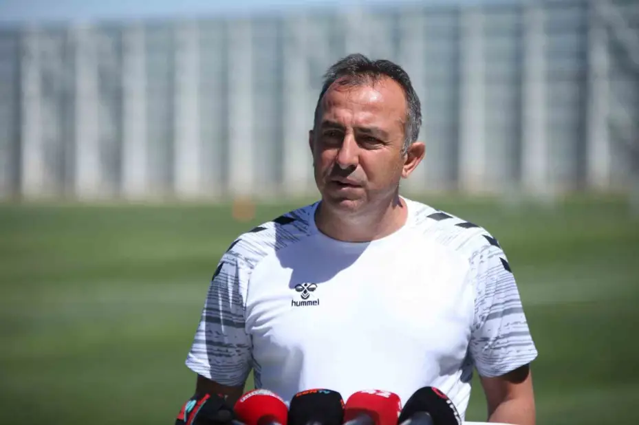 Recep Uçar: "En iyi şekilde lige girmek istiyoruz"