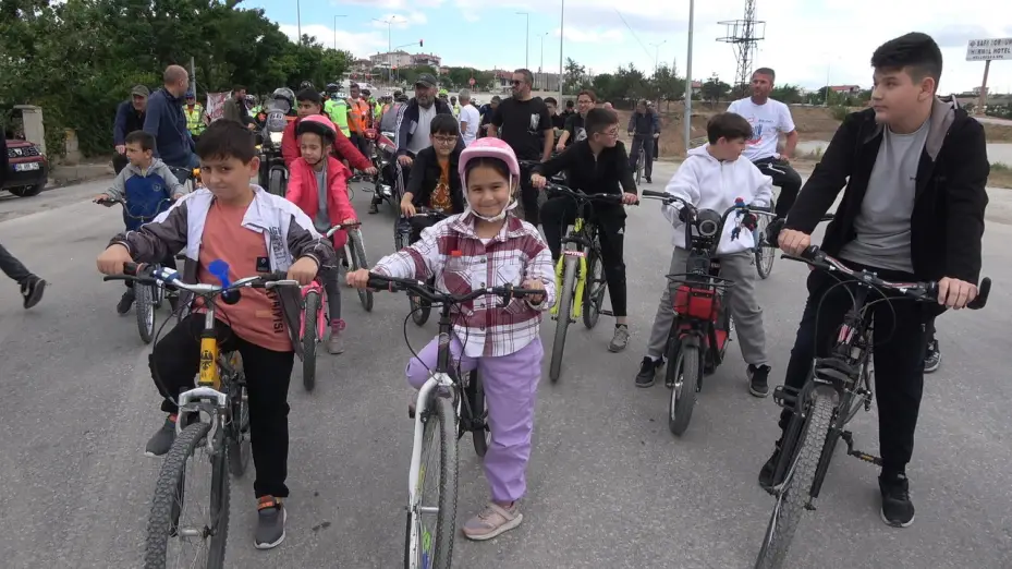 Ülkenin dört bir yanından gelen bisiklet severler Sorgun’daki festivalde buluştu