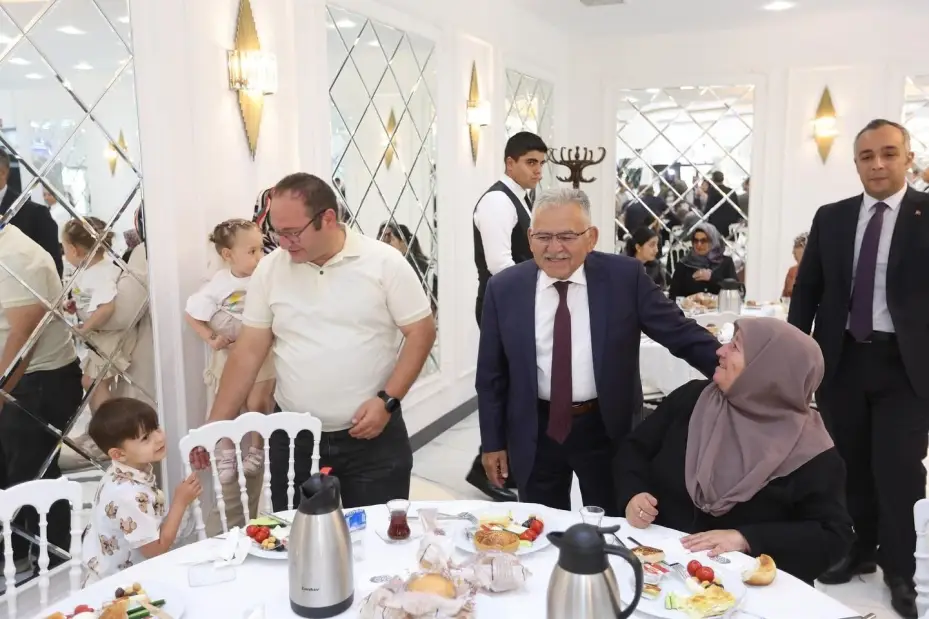 Başkan Büyükkılıç, yetim ve özel çocuklarla buluştu