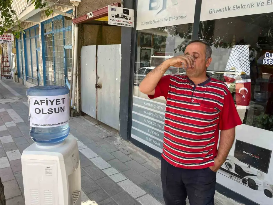 Yerköy’de esnaftan serinleten iyilik