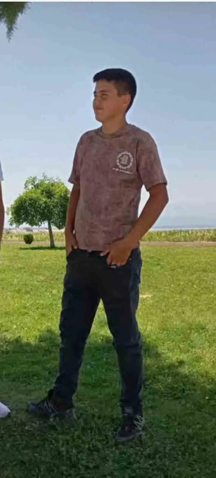 Gölette boğulmak üzereyken kurtarılan genç, hastanede hayatını kaybetti