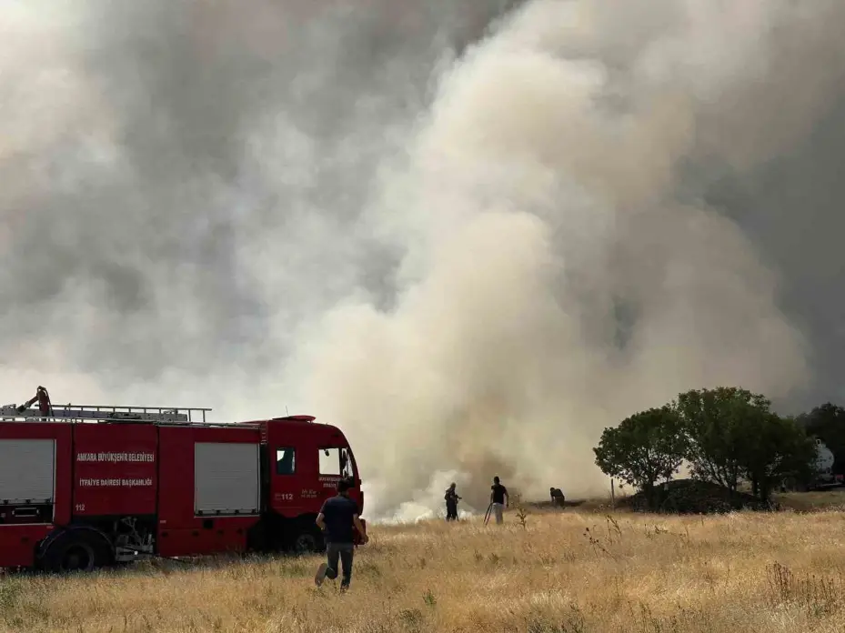 Ankara’da tarla yangını söndürüldü