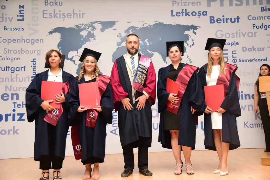 Lefkoşa’da Anadolu Üniversitesi’nin mezuniyet töreni düzenlendi